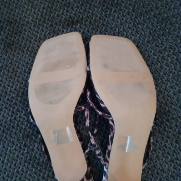 DV by Dolce Vita Animal Print Strappy Heels Size 9 New Never Worn - Picture 12 of 12